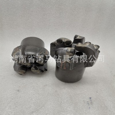 工厂供应煤矿打水井113 115四翼刮刀弧角加强金刚石复合片PDC钻头图3