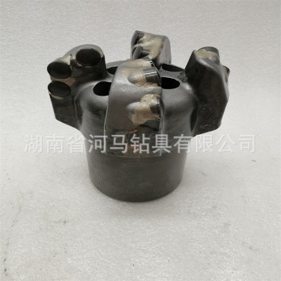 工厂供应煤矿打水井113 115四翼刮刀弧角加强金刚石复合片PDC钻头图2
