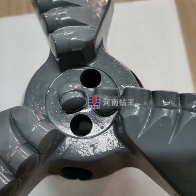 原厂现货供应pdc钻头 金刚石复合片钻头153mm3翼矿用内凹无芯钻头图2